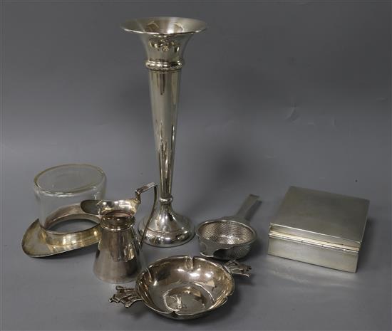 An R.E. Stone Art Deco silver quaich, London 1936 and other small silver,